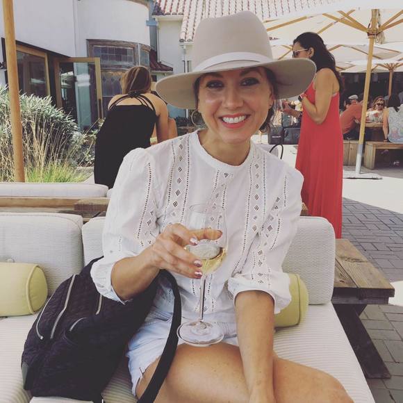 Meet your Posher, Julie - Picture 1 of 1